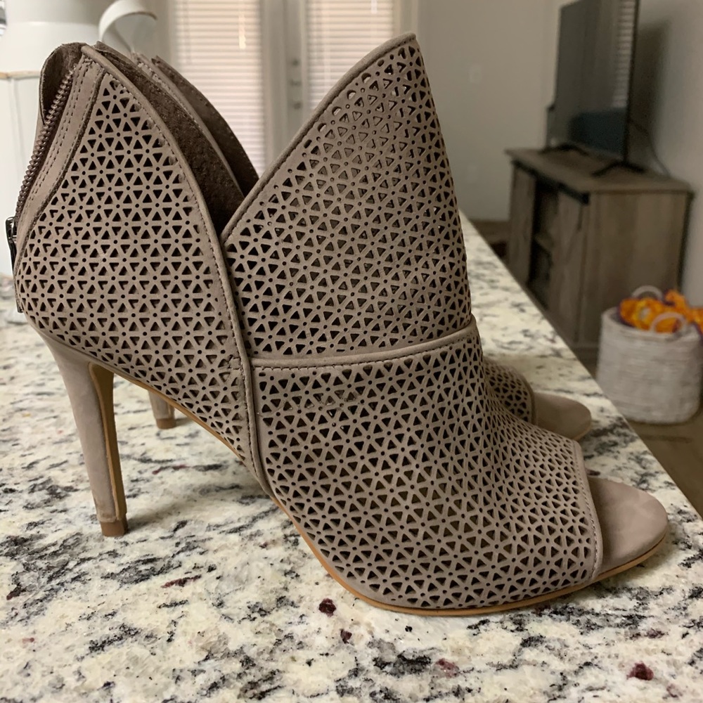 Vince Camuto Heels